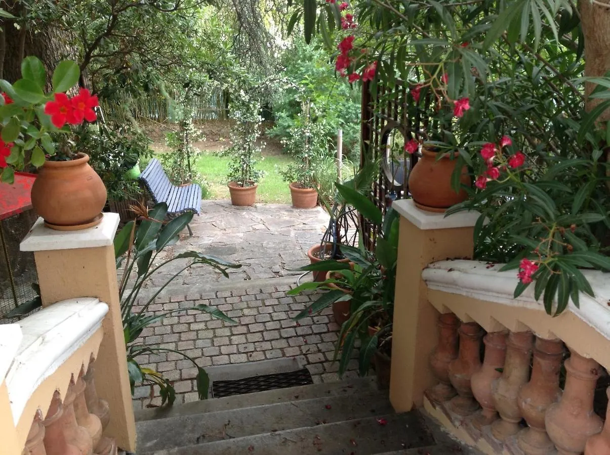 A L'Ombre Du Cedre Guest House Hyeres