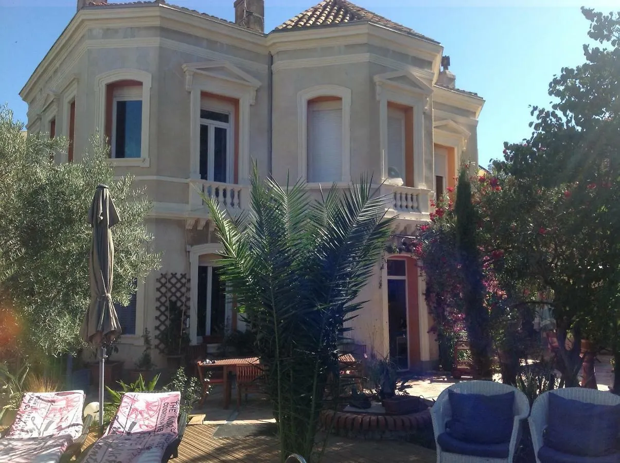 Maison d'hôtes Hotel A l'ombre du cedre à Hyères